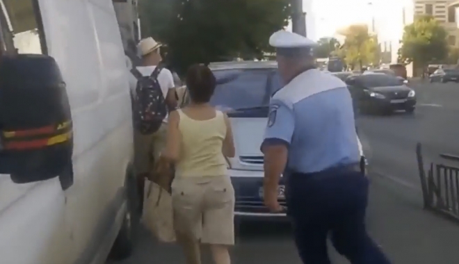 VIDEO. S-a lăsat cu istericale...DIN NOU! Polițiști înjurați ca la ușa cortului, după ce au încătușat o femeie care nu a vrut să se legitimeze - untitled-1471432780.jpg