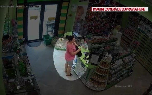O nouă înșelătorie, filmată pas cu pas / Cum te lasă escrocii fără bancnote de 100 lei - untitled-1472213951.jpg