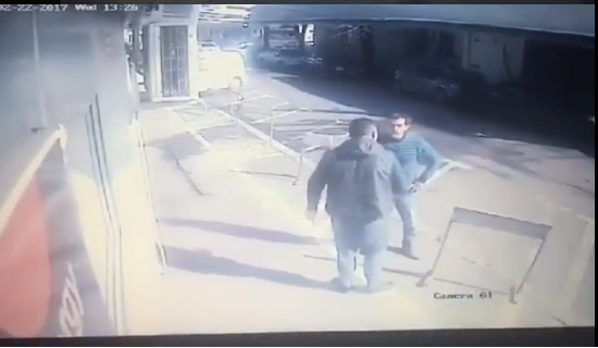 VIDEO. ATACUL SÂNGEROS DINTR-UN MAGAZIN DIN CONSTANȚA, SURPRINS DE CAMERELE DE SUPRAVEGHERE - untitled-1487847571.jpg