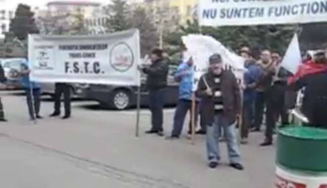 VIDEO. Salvatorii maritimi protestează în fața Prefecturii Constanța - untitled-1489663135.jpg