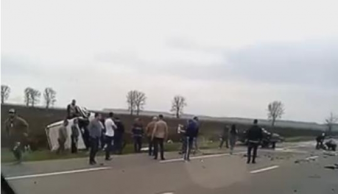 TRAGEDIE DE PROPORȚII PE DN2! TREI FEMEI MOARTE ȘI PATRU BĂRBAȚI RĂNIȚI - untitled-1491331162.jpg