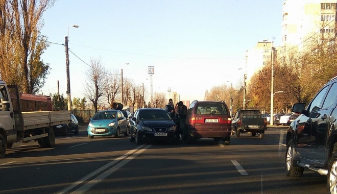 Accident rutier la Constanța. Două mașini implicate - untitled-1512737631.jpg