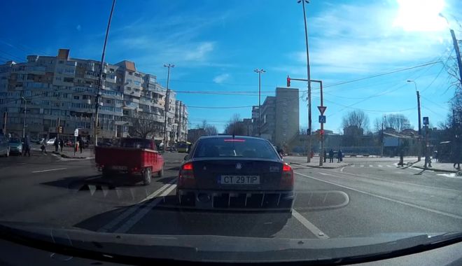 VIDEO HALUCINANT! ȘOFER FILMAT ÎN TIMP CE 