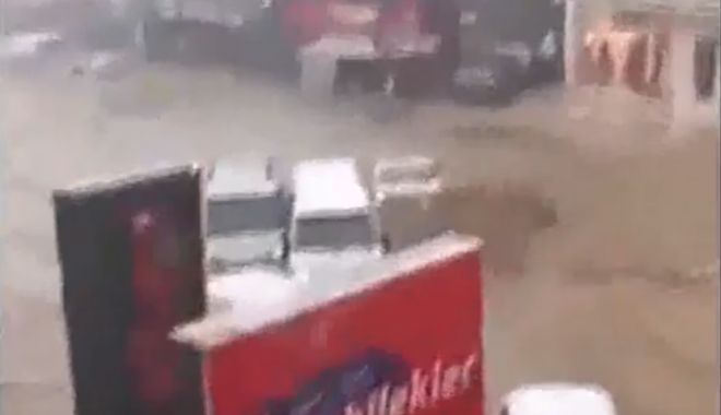 IMAGINI APOCALIPTICE! Mașini distruse și inundații, după o furtună devastatoare - untitled-1525603927.jpg