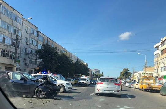 GALERIE FOTO. Accident rutier la Constanța! Trei mașini avariate - untitled-1537273459.jpg