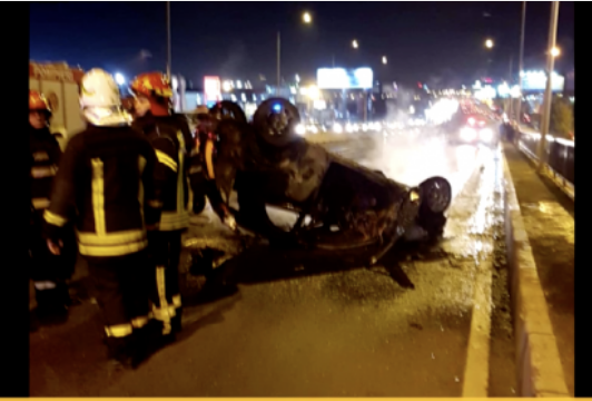 Un Ferrari s-a făcut praf! Vehiculul a intrat în separatorul ce desparte sensurile de pe DN1 - untitled-1541405038.jpg