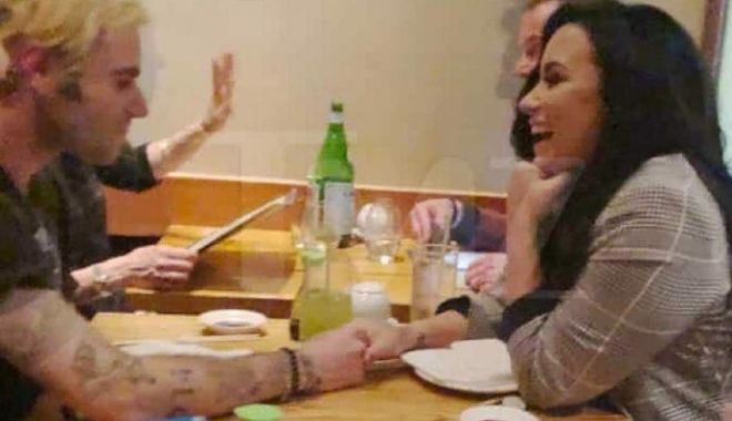 Primele imagini cu Demi Lovato, după ce a fost externată din clinica de dezintoxicare - untitled-1541429393.jpg