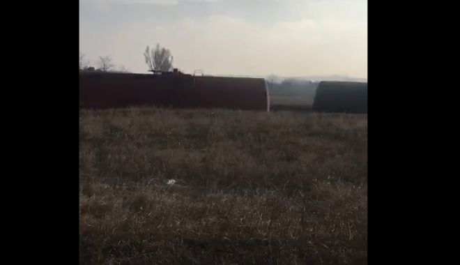 VIDEO. FLAGRANT CU FOCURI DE ARMĂ, LA CONSTANȚA! Furau motorină urcându-se pe cisterne din mers! - untitled-1547538564.jpg