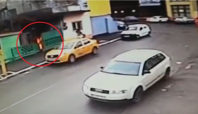 VIDEO. CAZ TERIBIL LA CONSTANȚA! Filmat în timp ce incendia casa unui bărbat de 63 de ani - untitled-1547817041.jpg