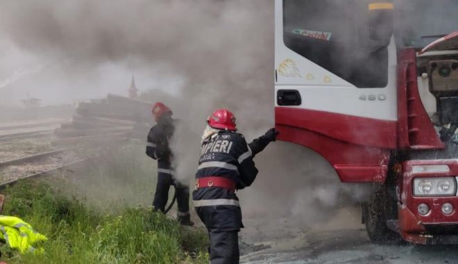 Arde un camion încărcat cu cereale, la intrare în Portul Agigea - untitled-1556015441.jpg