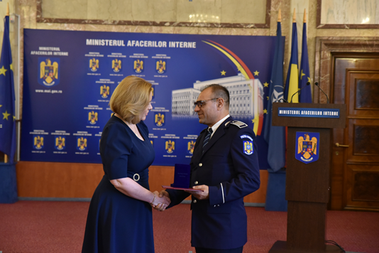 Doi polițiști constănțeni au primit emblema de onoare a MAI - untitled-1563354662.jpg