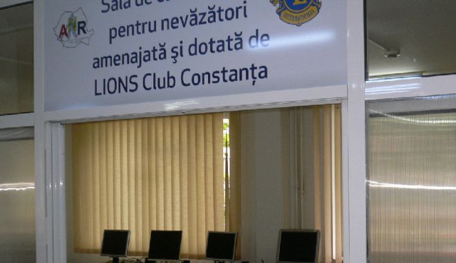Calculatoare special adaptate pentru nevăzători, donate de Lions Club Constanța - untitled-1571129999.jpg