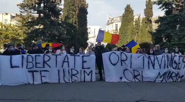 VIDEO. A doua seară de proteste, la Constanţa. Sute de persoane au ieşit în stradă - untitled-1617028083.jpg