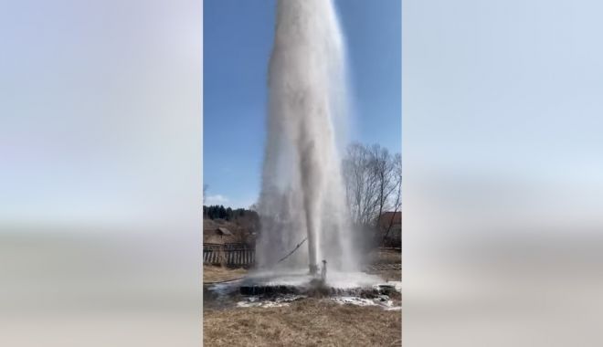 VIDEO SPECTACULOS! Fenomen rar în România! Erupția apei minerale naturale carbogazoase