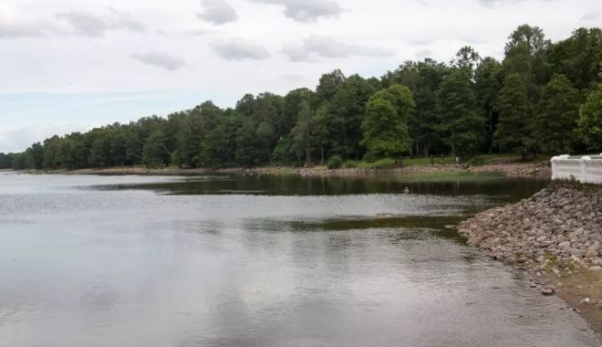 Bărbatul care şi-a aruncat copiii într-un lac de acumulare a fost găsit mort!