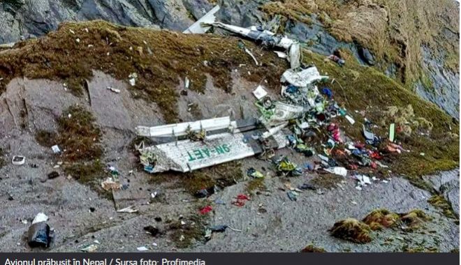 Cel puțin 14 persoane de la bordul avionului dispărut ieri şi-au pierdut viața. Echipajele continuă să caute supraviețuitori - untitled-1653903111.jpg