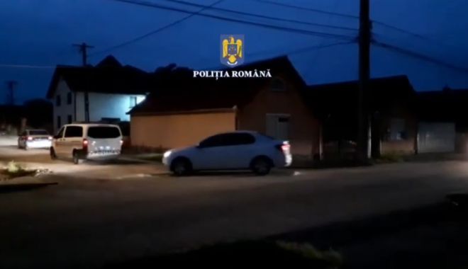 VIDEO. PERCHEZIŢII LA PERSOANE BĂNUITE DE FURT ȘI TĂINUIRE - untitled-1660630832.jpg