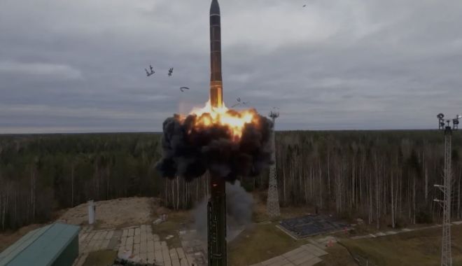 Vladimir Putin a asistat la un antrenament de simulare a unei riposte nucleare masive din partea Rusiei