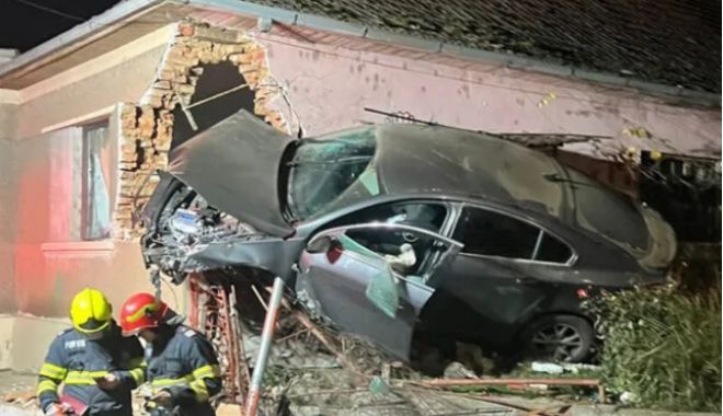 Grav accident rutier. Un şofer a intrat cu tot cu maşină, într-o casă! - untitled-1667810448.jpg