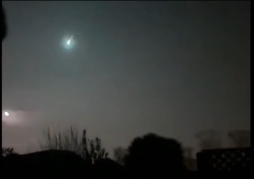 SPECTACOL PE CER! Un asteroid a explodat deasupra Canalului Mânecii. Incidentul, vizibil din mai multe ţări - untitled-1676274199.jpg