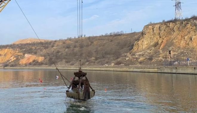 BARJĂ SCUFUNDATĂ pe canalul Poarta Alba- Midia Navodari. Au început operațiunile de extragere a încărcăturii! - untitled-1677757719.jpg