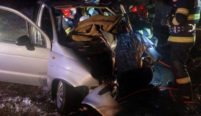 Un şofer de TIR a intrat intenţionat cu un Matiz într-un copac. Soţia sa a fost găsită moartă acasă