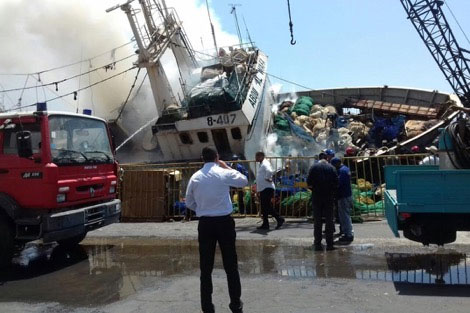 Un trauler s-a răsturnat din cauza intervenției pompierilor - untraulersarastrurnat2704-1493284925.jpg