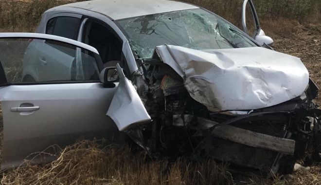 TRAGEDIE LA CONSTANȚA! Un șofer a murit, după ce a intrat cu mașina în stâlp - GALERIE FOTO - unu-1568280738.jpg