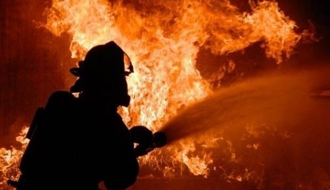 Două case mistuite de un incendiu, în timp ce proprietarii erau la Înviere - updateincendiupecalearahoveiunpo-1681666306.jpeg