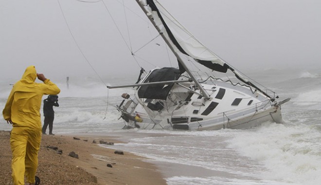 Uraganul Irene a provocat pagube cuprinse între 5 și 7 miliarde de dolari (Galerie foto) - uragan-1314626499.jpg