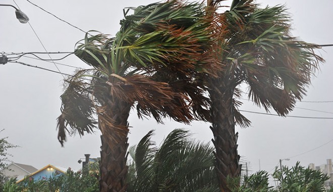 Uraganul Irene a provocat pagube cuprinse între 5 și 7 miliarde de dolari (Galerie foto) - uragan2-1314626749.jpg