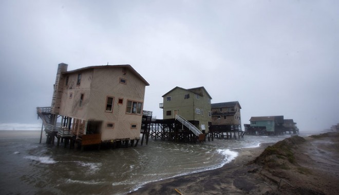 Uraganul Irene a provocat pagube cuprinse între 5 și 7 miliarde de dolari (Galerie foto) - uragan8-1314626810.jpg