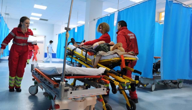 Serviciul de Ambulanță, luat cu asalt de sărbători - urgenta-1492502299.jpg