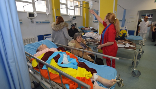 Urgența, sufocată de constănțeni care au mâncat și au băut în neștire - urgentaspital15-1482854997.jpg