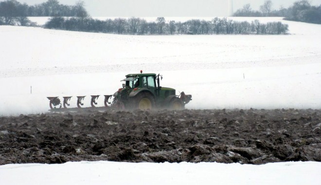 Urgia care s-a abătut asupra județului i-a salvat pe agricultori - urgiacaresaabatutasuprajudetului-1391096702.jpg