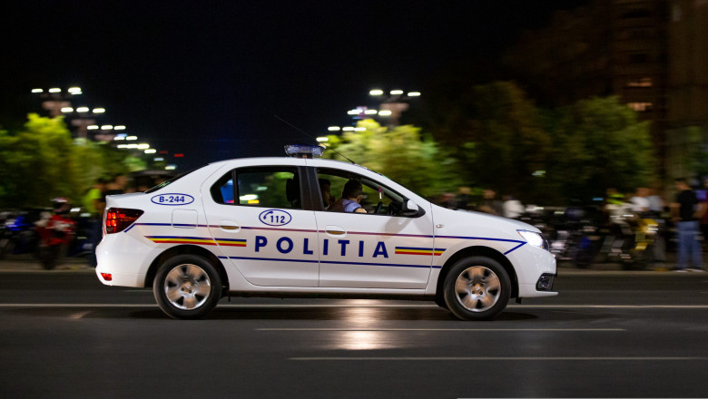 Urmărire ca-n filme. Băut și fără permis, un şofer a lovit trei mașini și o persoană