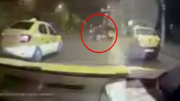 VIDEO. Urmărire ca în filme. Un șofer băut, prins de polițiști cu ajutorul unui taximetrist - urmarirebucuresti26184800-1480695341.jpg