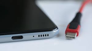 UE a decis data limită la care producătorii trebuie să treacă la USB-C - usb-1670607375.jpg