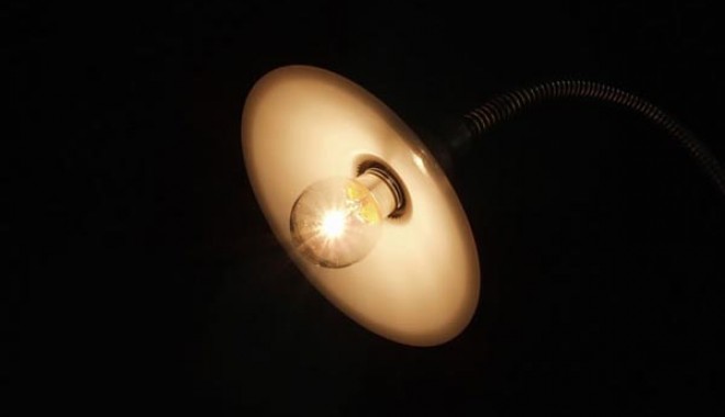 Vezi aici pe ce străzi se va opri curentul astăzi - usblightbulb2-1320396666.jpg