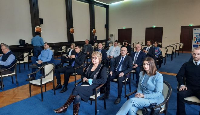 Aleșii de la USR solicită desfăşurarea şedinţelor Consiliului Local Constanța în format fizic