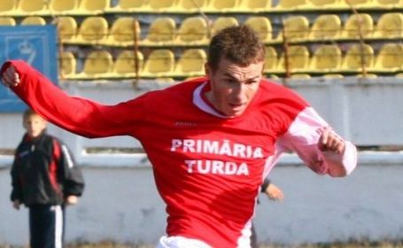 Fotbalistul Victor Astafei, care a suferit o fractură craniană, va sta două luni în afara terenului - va-1315833410.jpg
