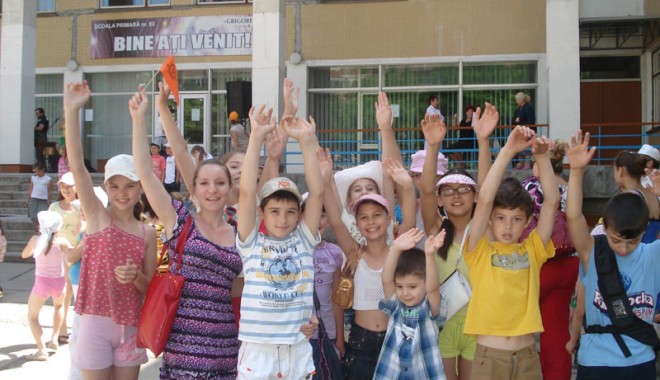 Gata cu școala!!! - vacantamare-1340296433.jpg