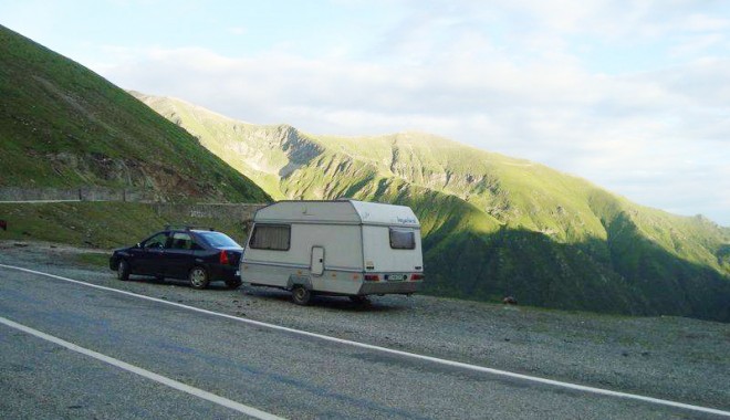 În vacanță… cu casa în spinare - vacantarulota-1375456772.jpg