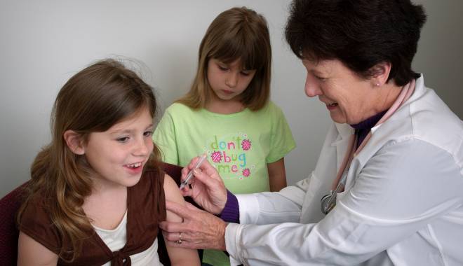 Câte vaccinuri sunt recomandate pentru prevenția HPV - vaccin-1418036619.jpg