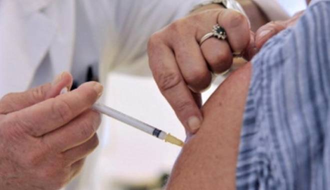 Când începe vaccinarea antigripală a constănțenilor - vaccin-1444065305.jpg
