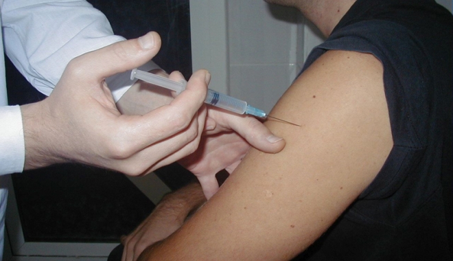 Imunizarea copiilor. Sosesc dozele de vaccin hexavalent - vaccin-1475769416.jpg