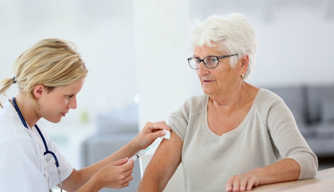Direcția de Sănătate Publică, apel către  medicii de familie să ridice vaccinul antigripal - vaccin-1512566356.jpg