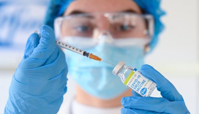 Doctoriţă de 32 de ani, diagnosticată cu encefalită după ce a primit vaccinul Pfizer - vaccin-1609669047.jpg
