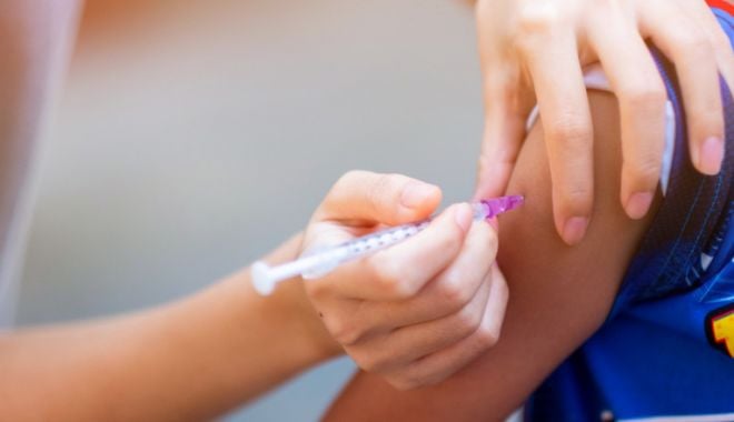 Ministrul Educației: Aproape 37.000 de elevi din grupa de vârstă 12 – 15 ani s-au vaccinat - vaccin-1630762789.jpg