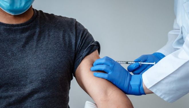 R. Moldova a început campania de vaccinare contra Covid-19, cu dozele donate de România - vaccin2-1614678795.jpg